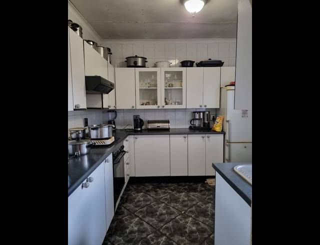 3 BEDROOM HOUSE FOR SALE IN SPRUITVIEW